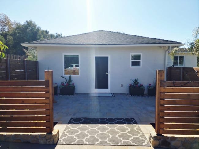 Building Photo - 1112 N Ontare Rd