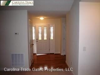 Building Photo - 3 br, 2 bath House - 8007 Royal Dr