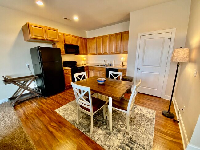 Building Photo - 14 Pride Ln