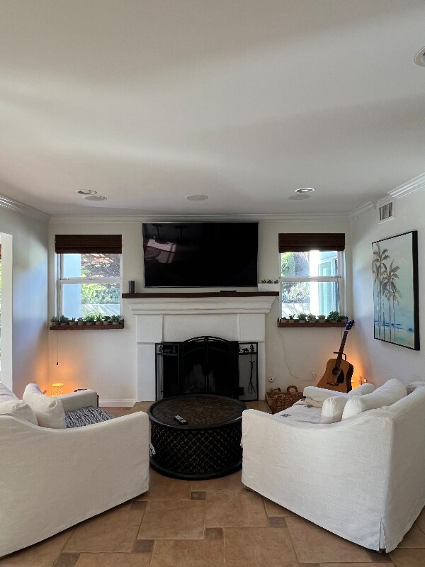 Building Photo - 5582 Calle Miramar