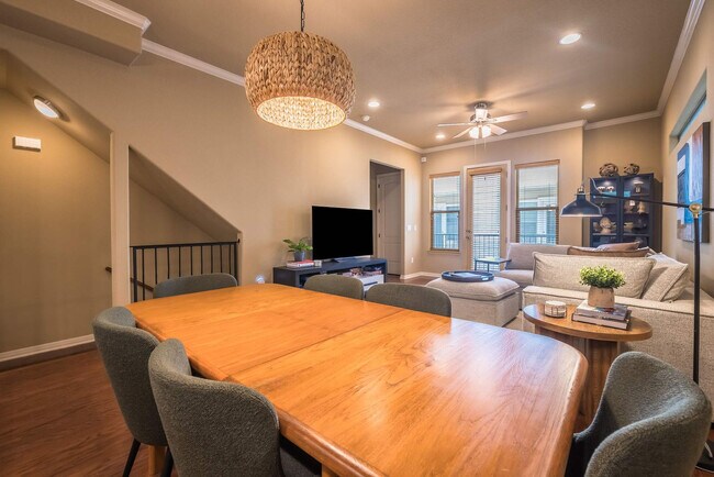 Foto del edificio - 1115 Kinney Ave