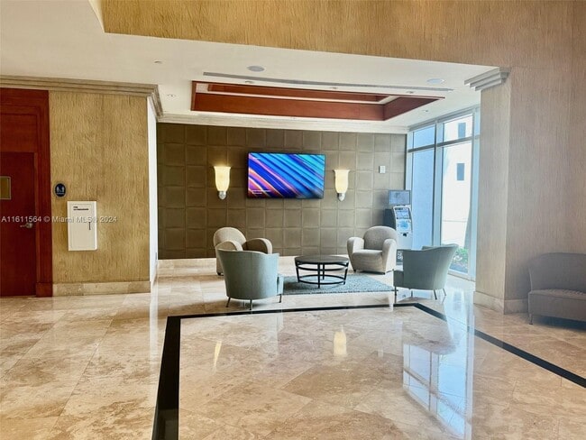 Foto del edificio - 7900 Harbor Island Dr