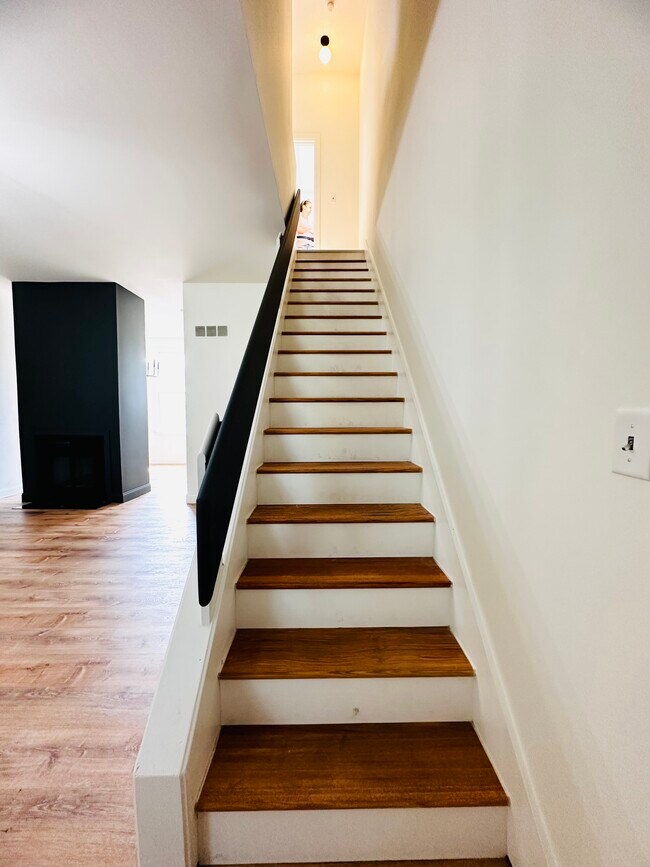 Foto del edificio - 1528 Menard St
