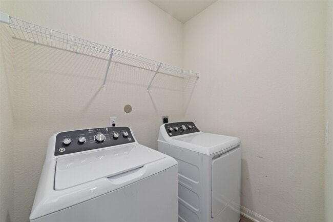 Building Photo - 3000 Iron Woods Dr