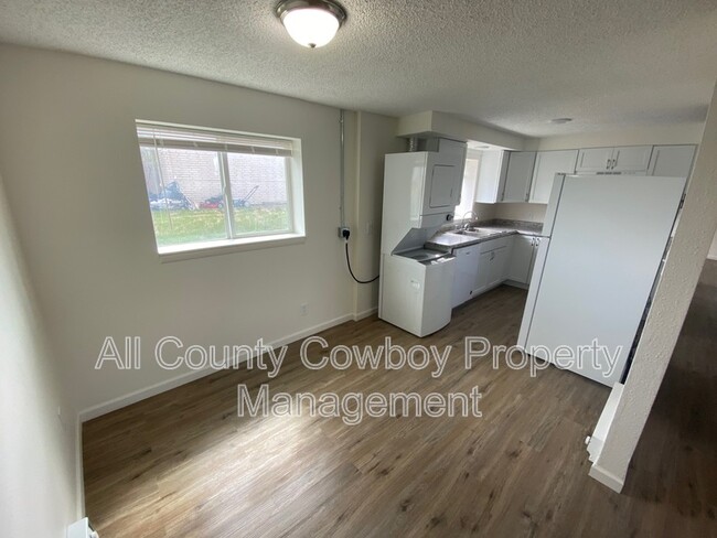 Building Photo - 705 Ferris Ct