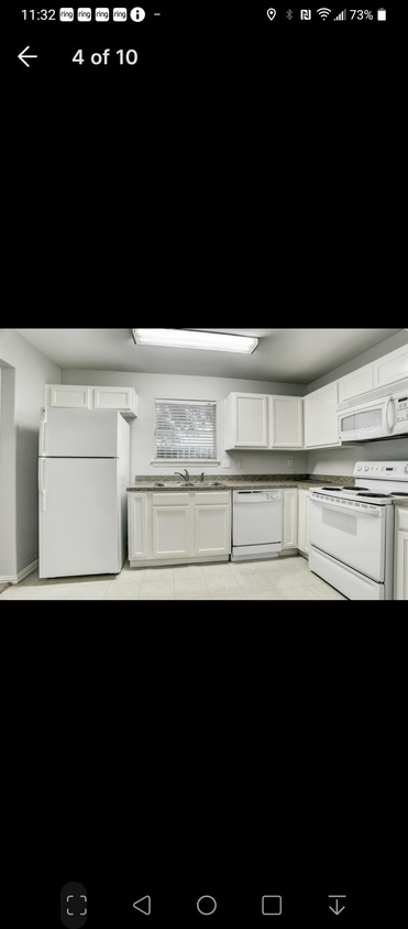 A beautiful big kitchen. With all the appliances. Perfect for a great family meal. - 12424 Sunlit Wood Way