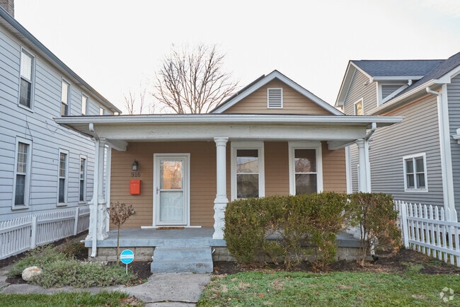 Building Photo - 916 N California St