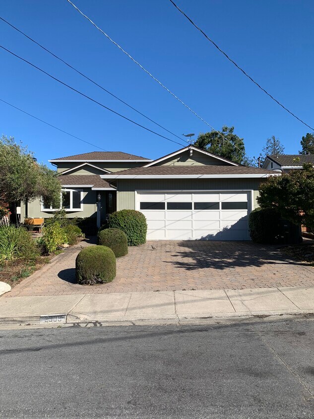 Primary Photo - 3308 Adelaide Way