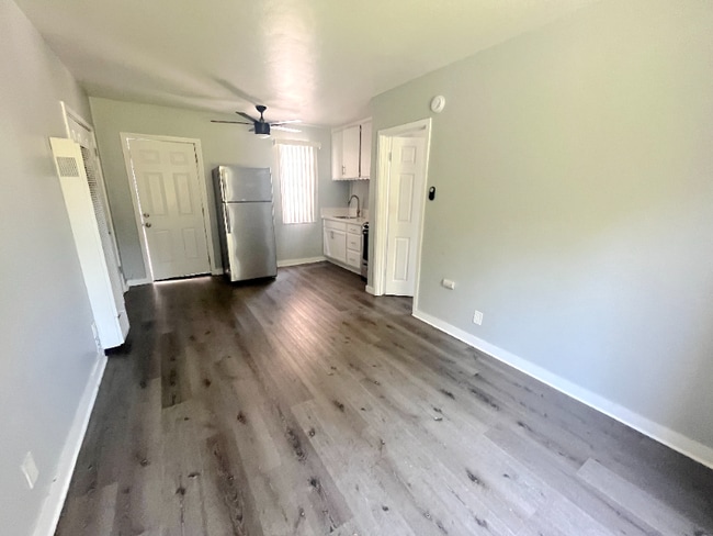 Building Photo - 2403 Louella Ave
