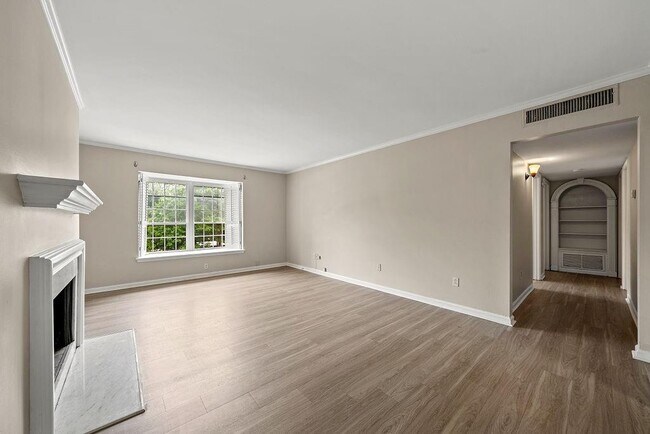 Building Photo - 103 La Rue Pl NW