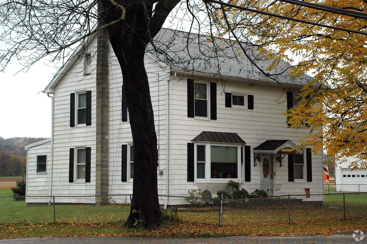 Primary Photo - 915 E Harrisburg Pike