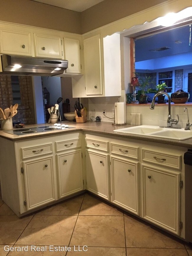 Foto del edificio - 4 br, 2.5 bath House - 2402 HELENA CIRCLE