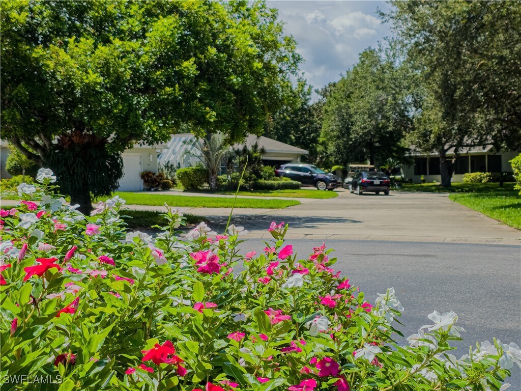 Foto principal - 607 Brookwood Pl
