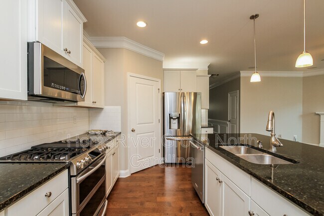 Building Photo - 3681 Norman View Dr