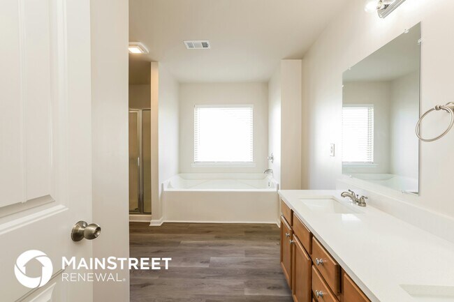 Building Photo - 188 Palisades Dr