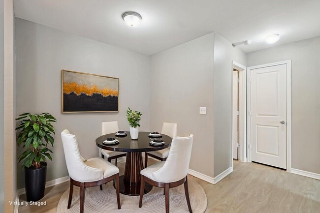 Building Photo - Knoll Crest