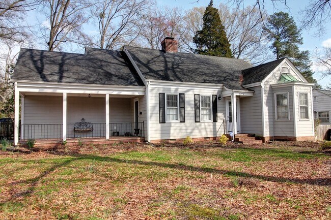 Beautiful and Spacious 2bd/1ba Home Near Northgate Park in Durham's Colonial Village! - Beautiful and Spacious 2bd/1ba Home Near Northgate Park in Durham's Colonial Village!