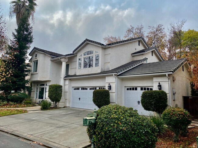 Foto del edificio - 4 br, 2.5 bath House - 2593 E Jenny Ave