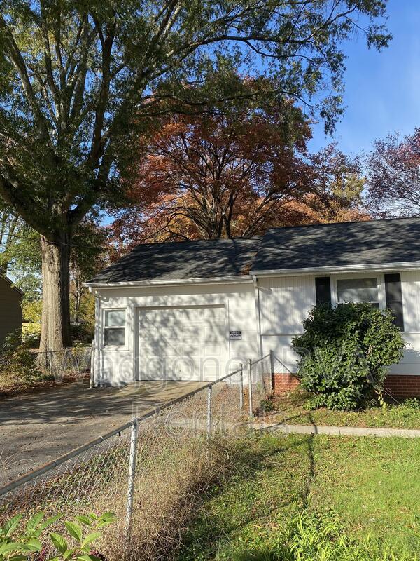 Building Photo - 2520 Richdale Rd
