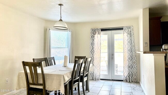 Foto del edificio - 2417 Sparrow Point St