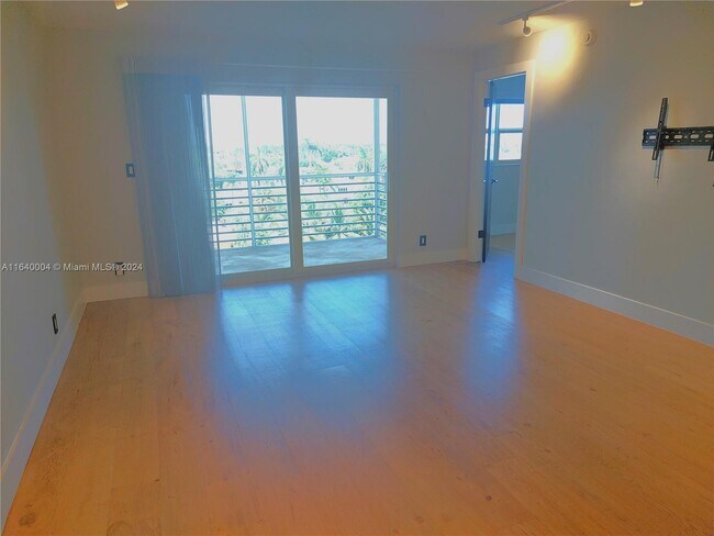 Foto del edificio - 1617 SE 15th St