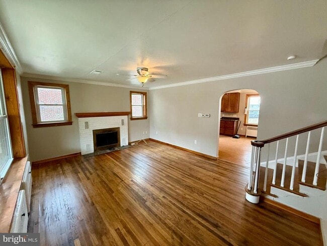 Foto del edificio - 313 W Lancaster Ave