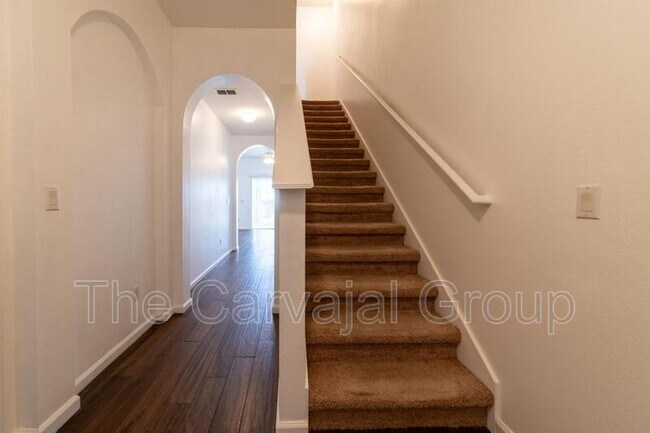 Building Photo - 885 Park Grove Ct