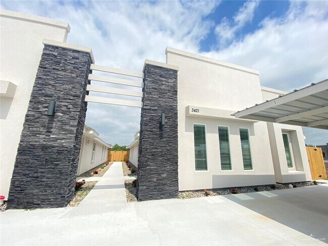 Building Photo - 2017 Stardust Ln