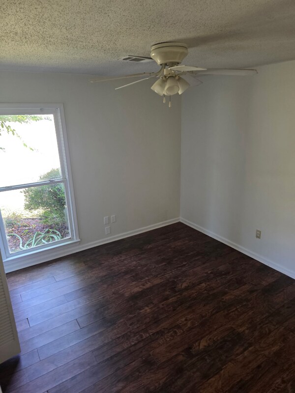 Building Photo - 4165 Brentwood St