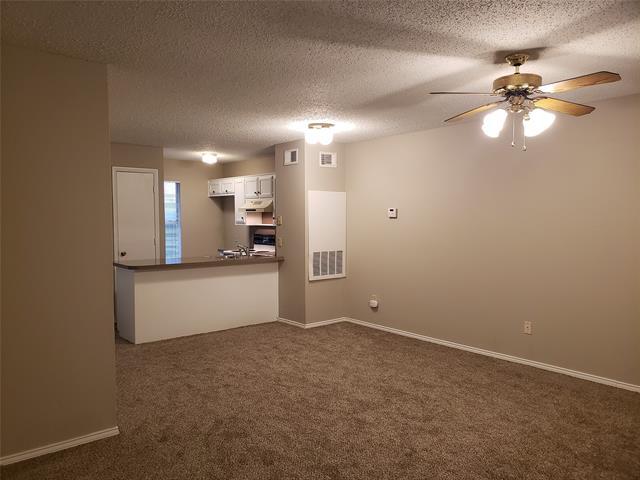 Building Photo - 810 Redbud Dr