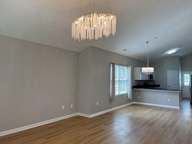 Building Photo - 133 Holly Hock Ln