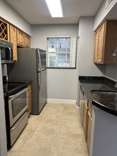 Building Photo - 2810 N Oakland Forest Dr