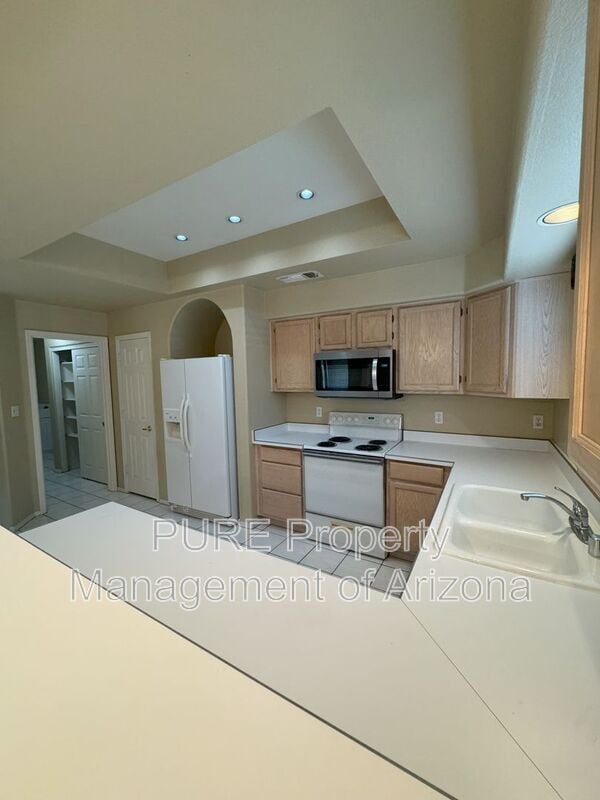 Building Photo - 4809 E Hazel Dr