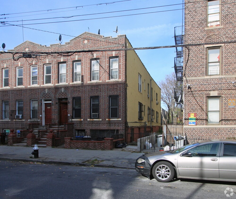 Building Photo - 1129 Willmohr St