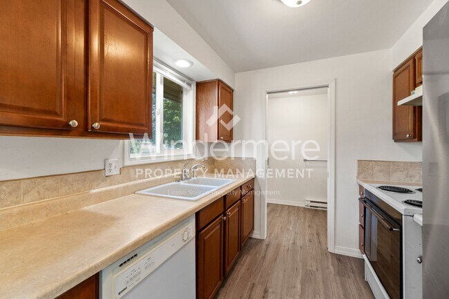 Foto del edificio - 1017-19 S. Robie Rd