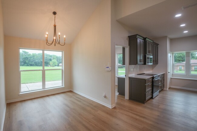 Building Photo - Available Now! Stunning 4 Bedroom 3.5 Bath...