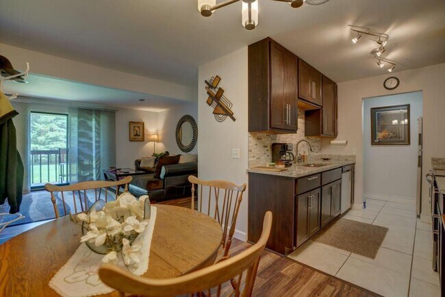 Foto del edificio - 551 Hawaii Ln.