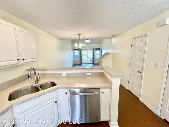 Building Photo - 3 br, 2.5 bath House - 2741 N Keswick Way