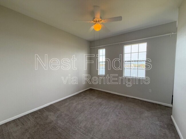 Foto del edificio - 10075 Gate Pkwy N