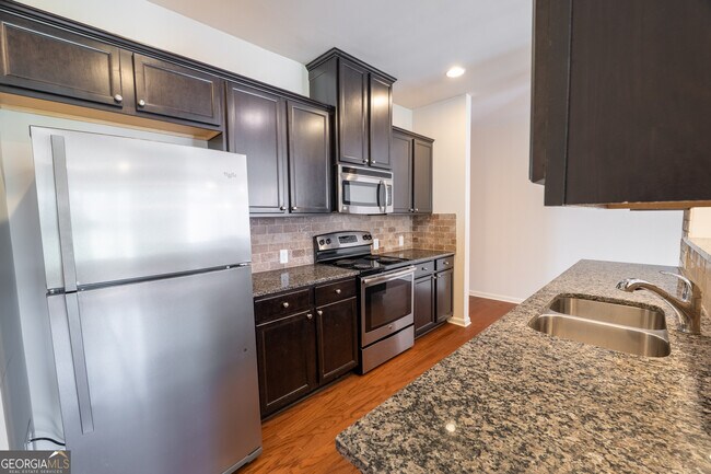 Building Photo - 3511 Brockenhurst Dr