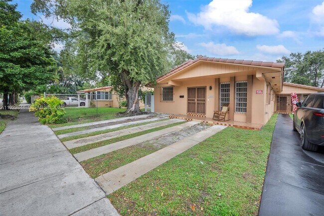 Foto del edificio - 1413 SW 19th St