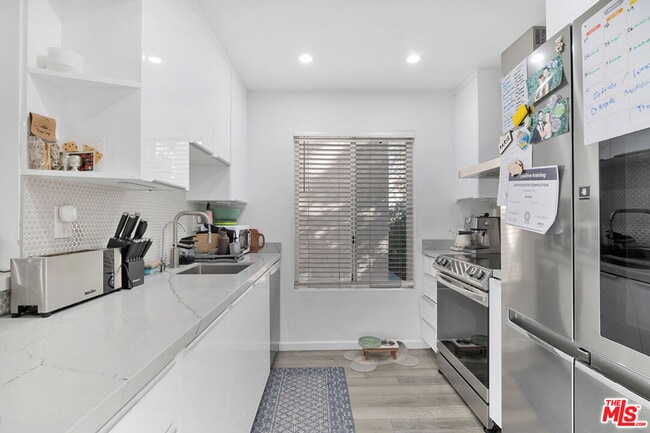 Building Photo - 8106 Summertime Ln