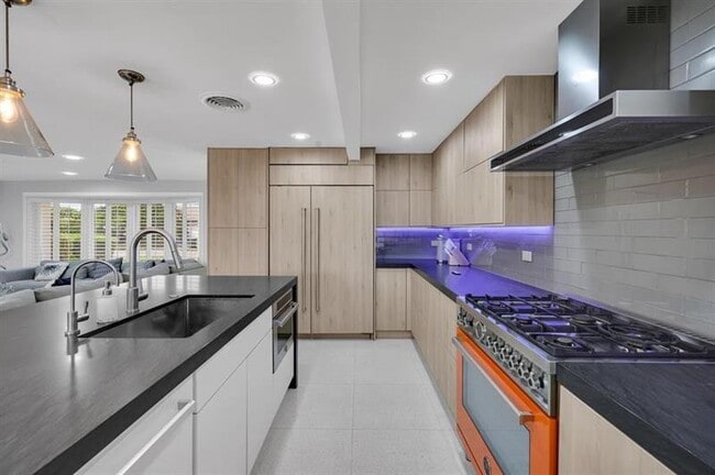 Foto del edificio - 4710 NE 27th Ave