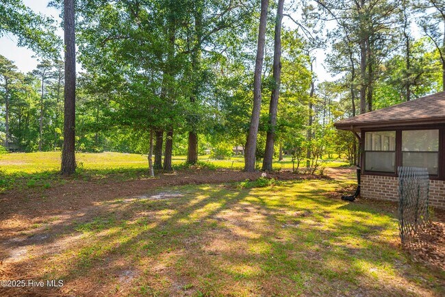 Building Photo - 37 Calabash Dr