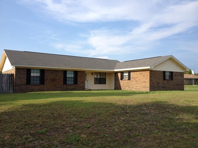 Building Photo - 300 Spanish Moss Trail