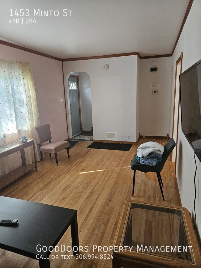 Building Photo - 1453 Minto St