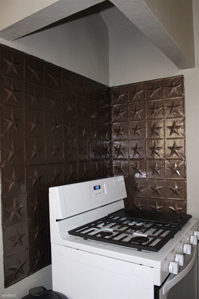 Foto del edificio - 1432 N Formosa Ave