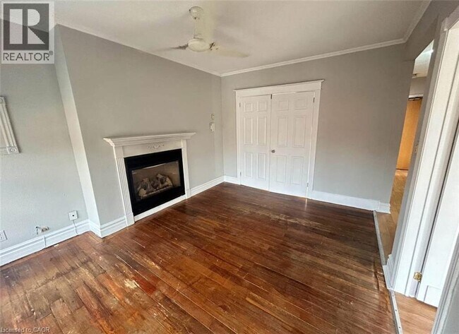 Photo du bâtiment - 144 Locke St S