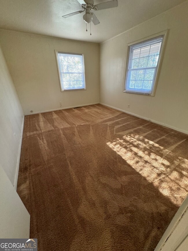 Foto del edificio - 140 Allenwood Rd SW