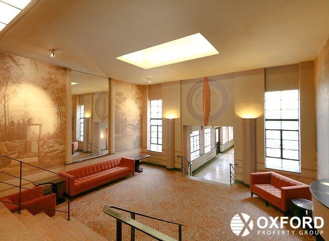 Foto del edificio - 140 8TH Ave